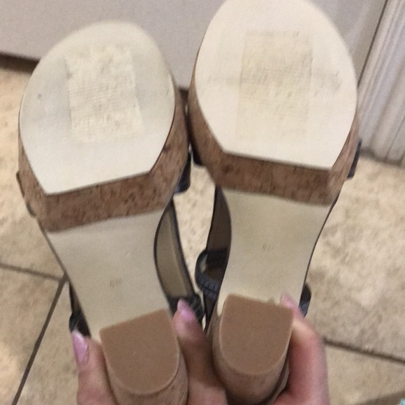 Heels - Picture 5 of 6